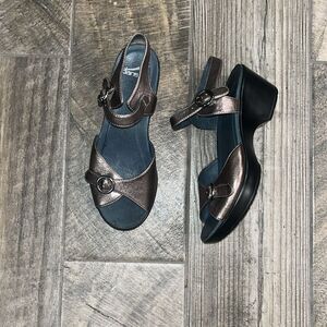 Dansko 2”leather pewter colored sandals